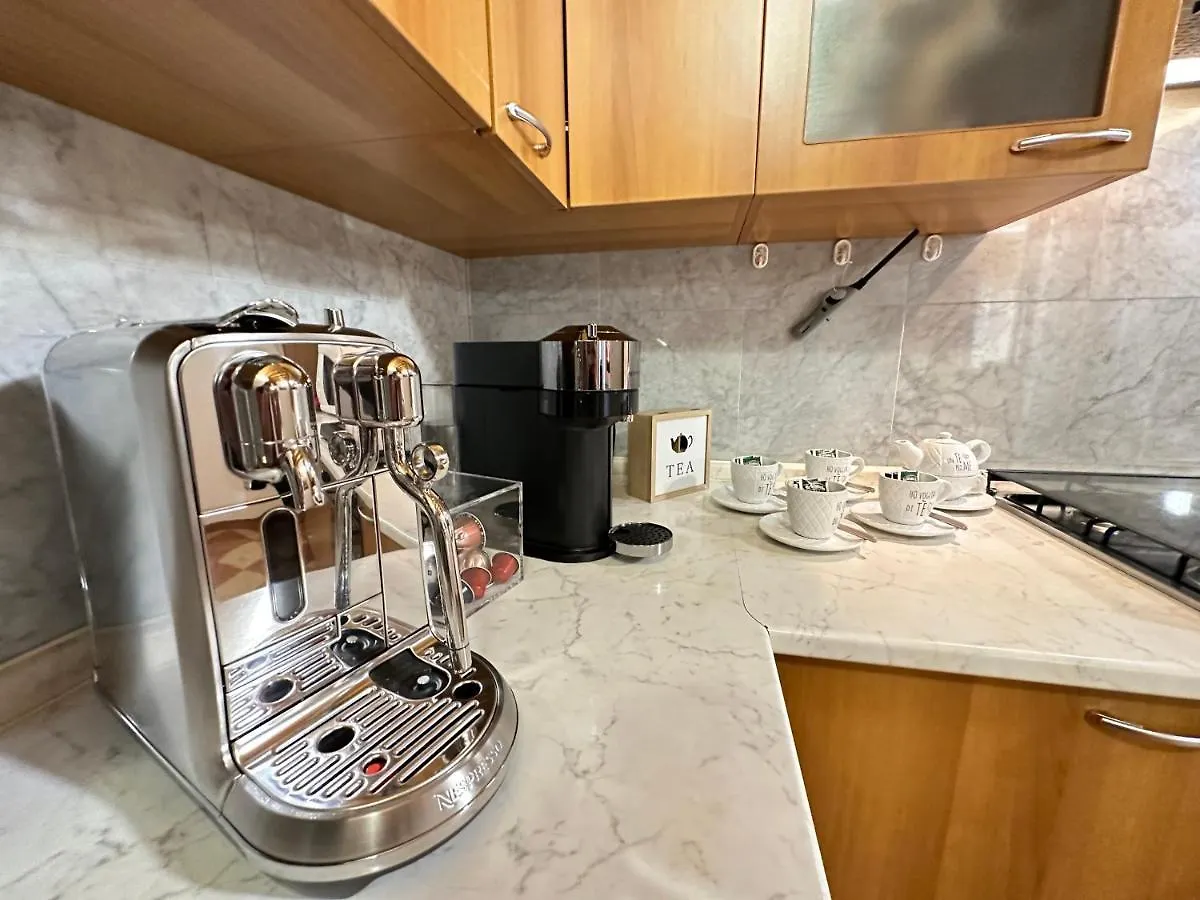 Imperial Home Mazzini Centro Verona 1 0*,  Italia
